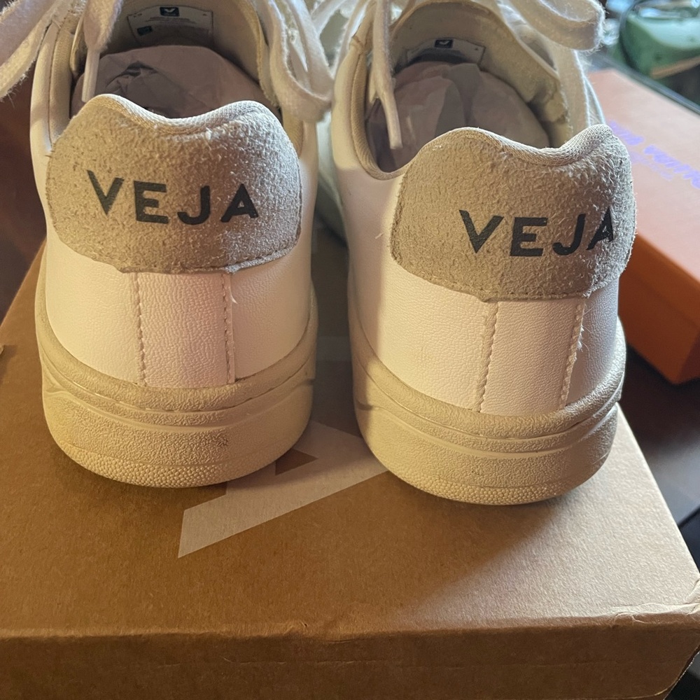 Veja Urca size 39 (8) EUC